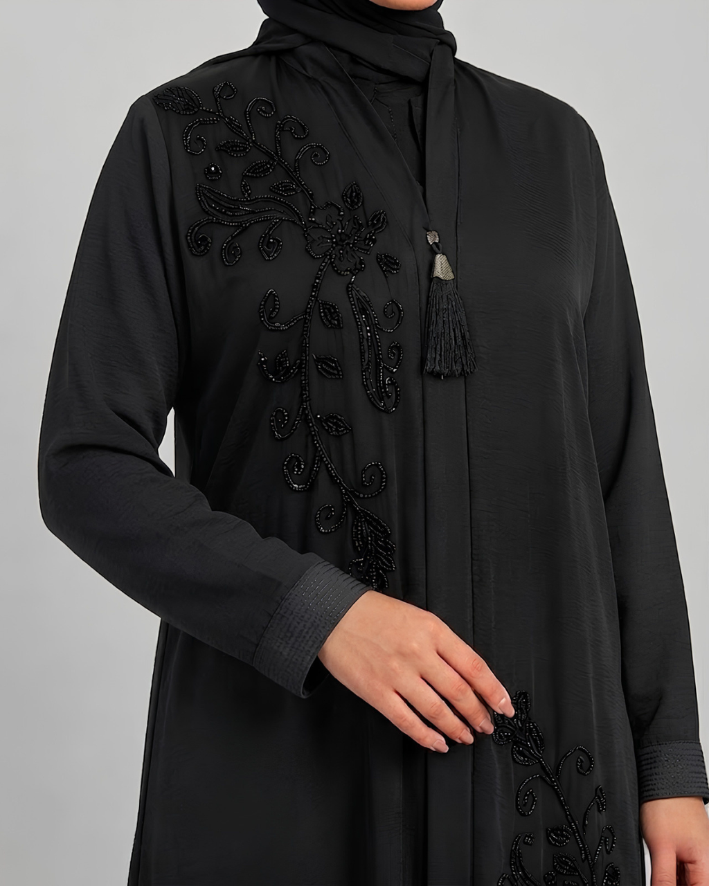 Onyx Flora Tassel