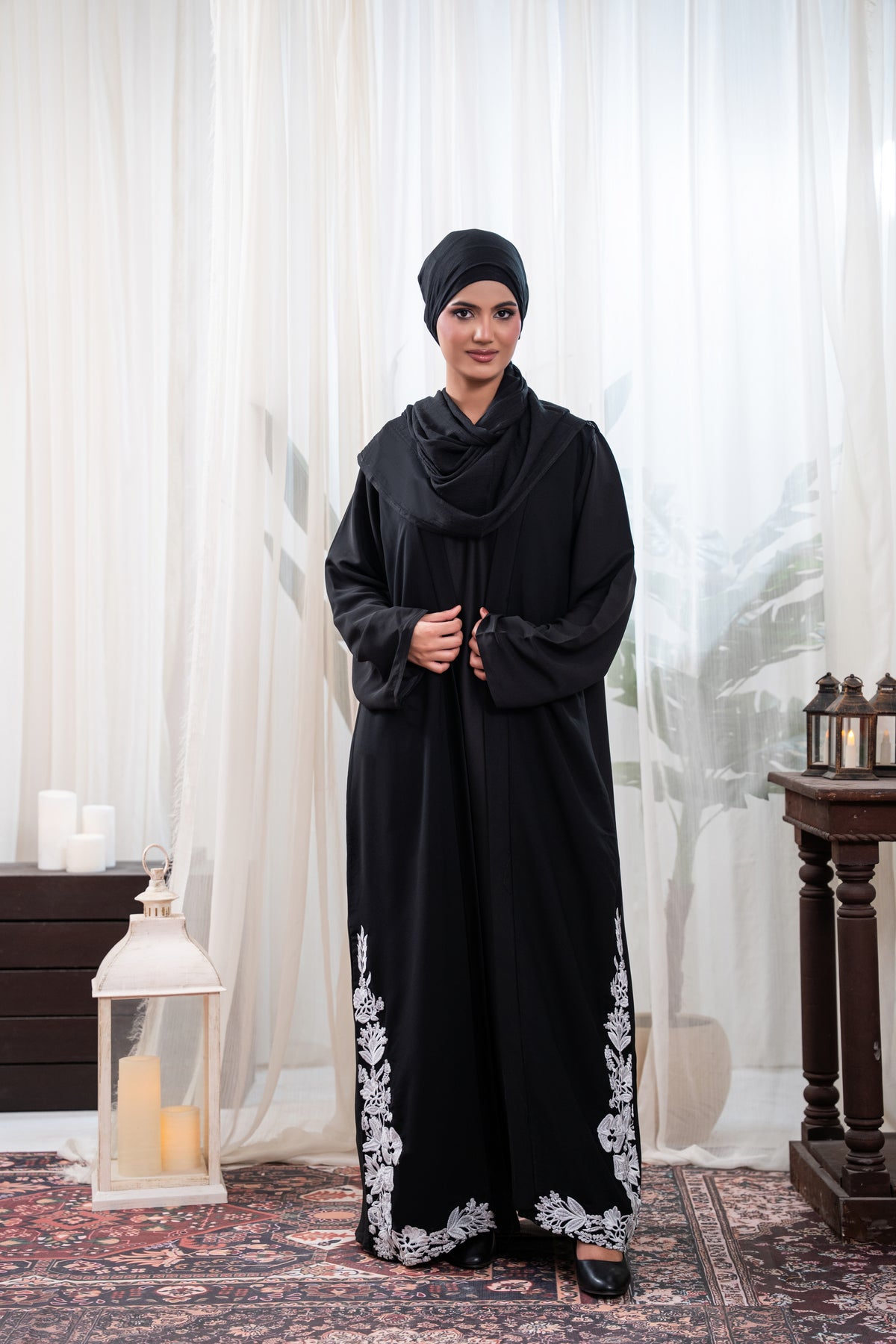 Noir Meadow Abaya