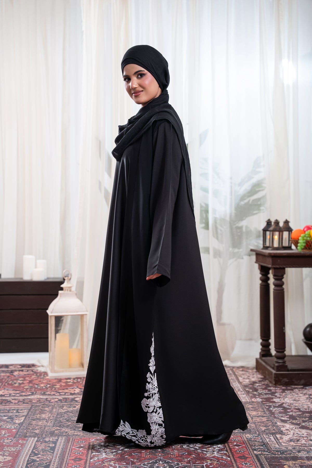 Noir Meadow Abaya