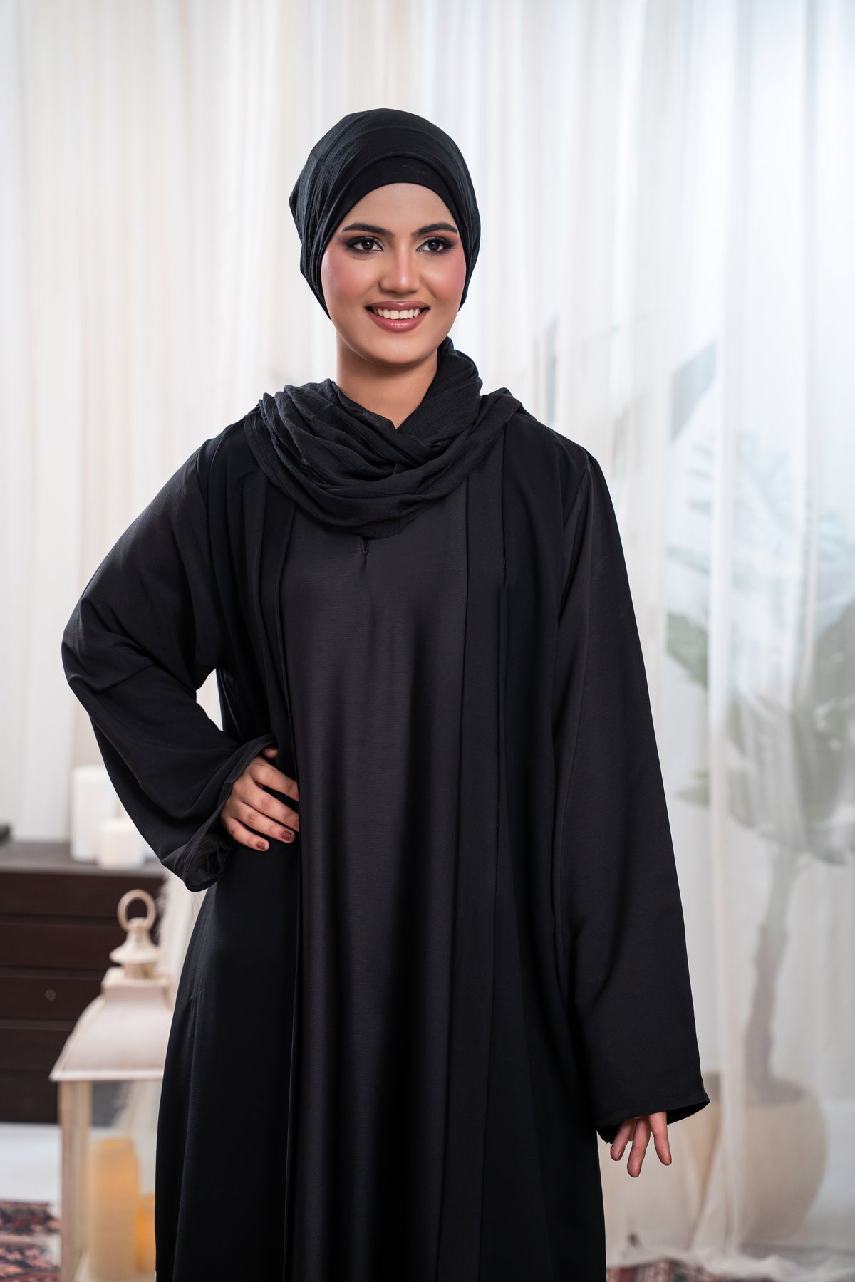 Noir Meadow Abaya