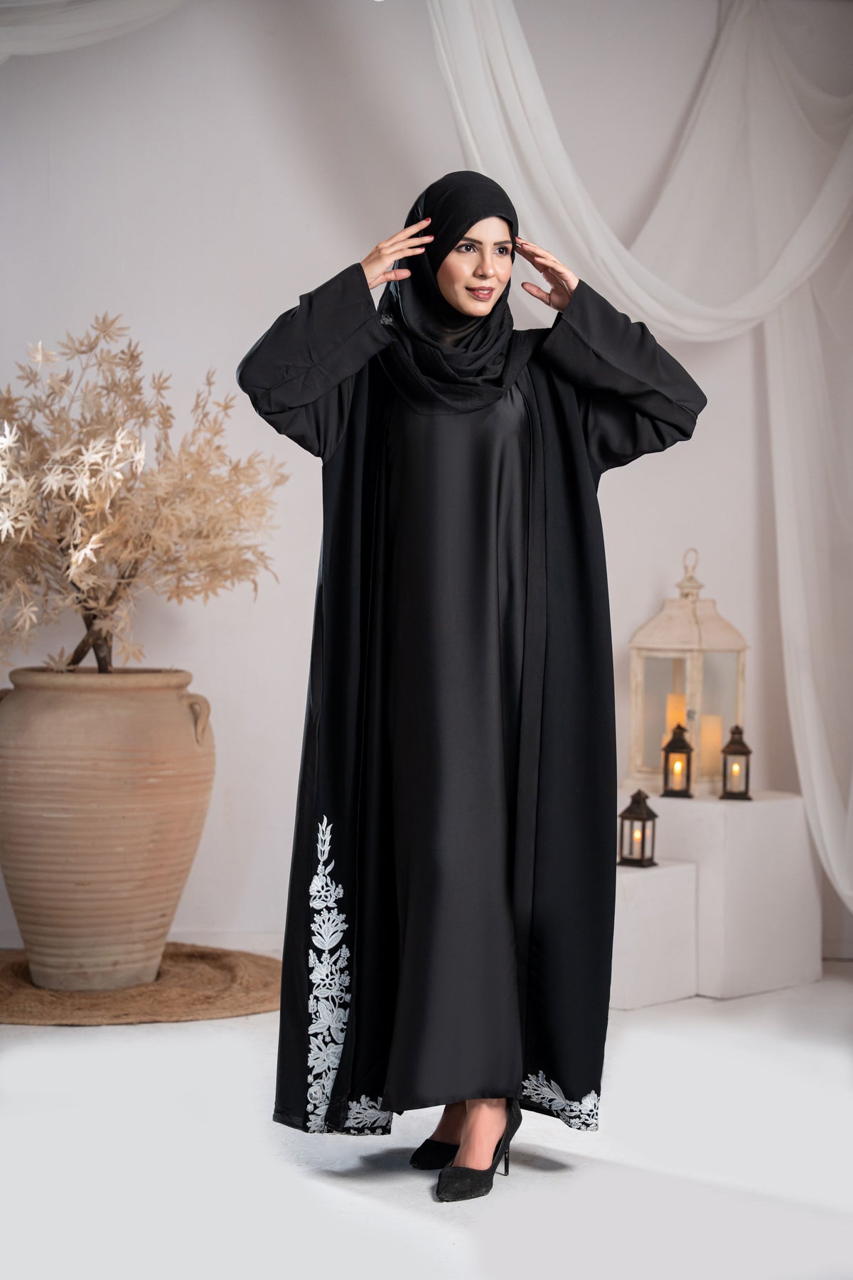 Noir Meadow Abaya