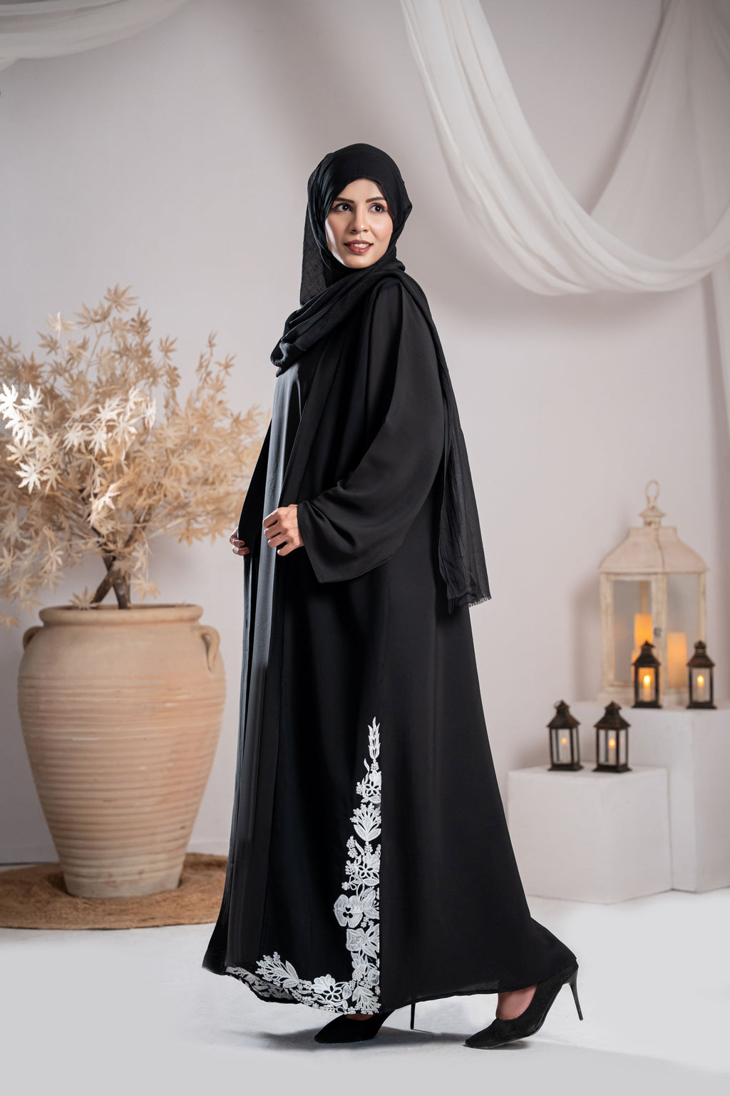 Noir Meadow Abaya