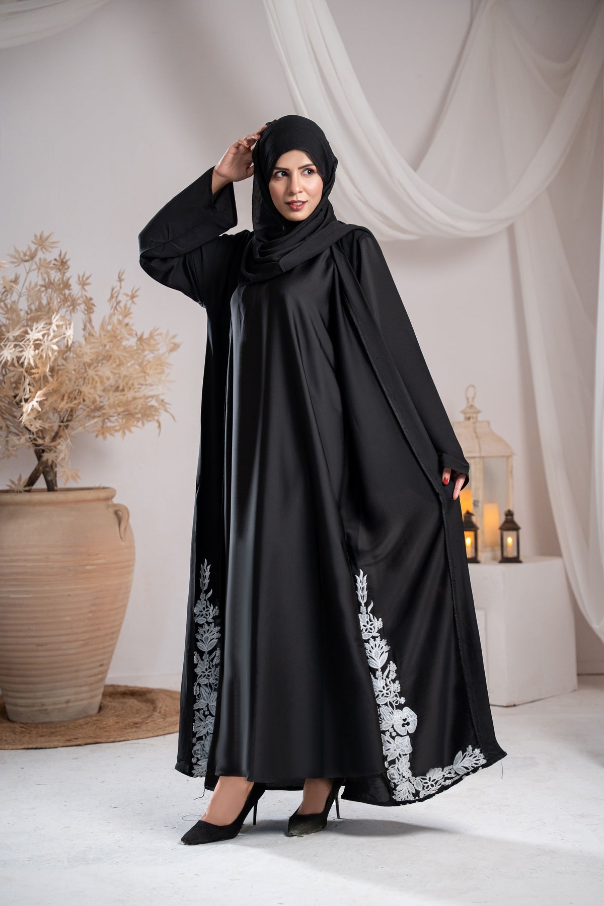 Noir Meadow Abaya